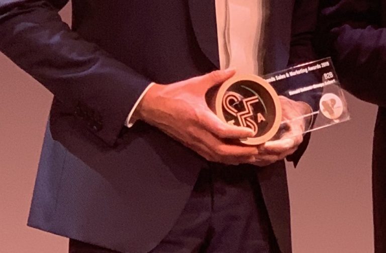 Ronald Gobert reçoit le Trends Sales & Marketing Award 2019.